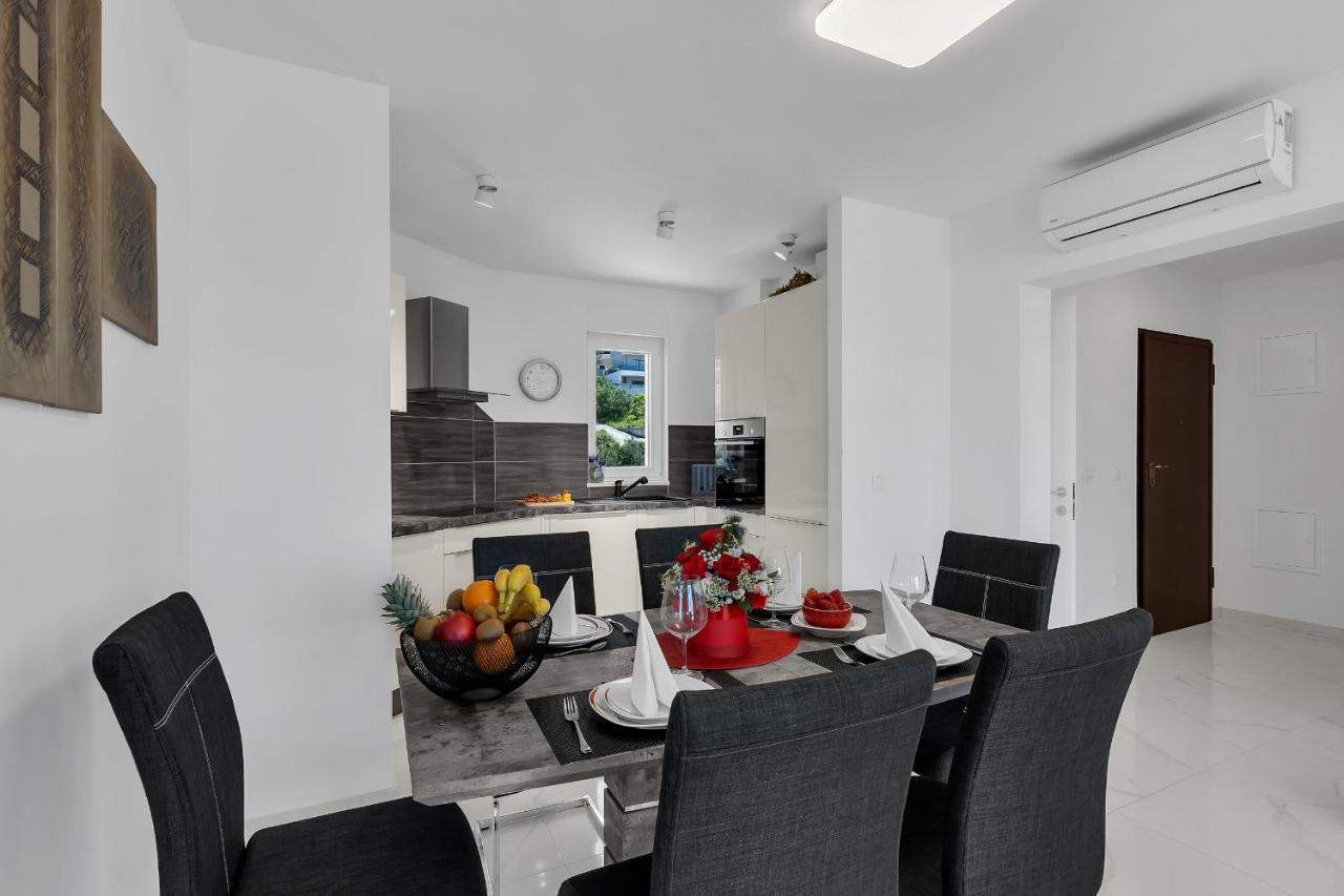 Apartment Navis, Sea View Makarska Extérieur photo