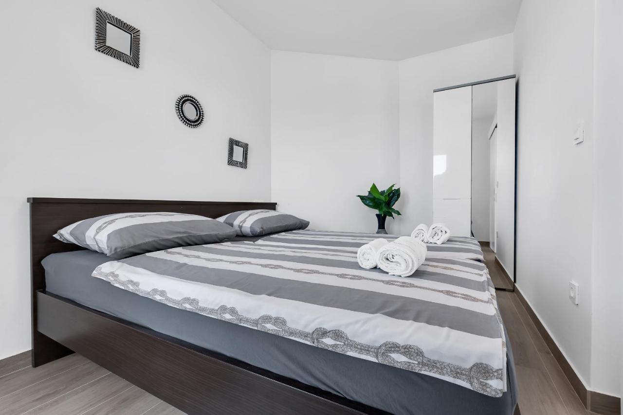 Apartment Navis, Sea View Makarska Extérieur photo
