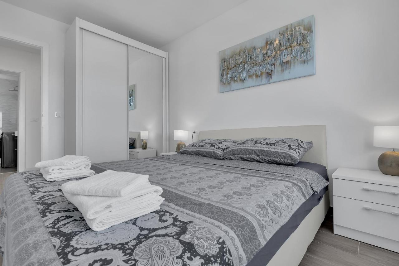 Apartment Navis, Sea View Makarska Extérieur photo