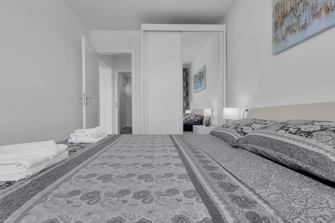 Apartment Navis, Sea View Makarska Extérieur photo